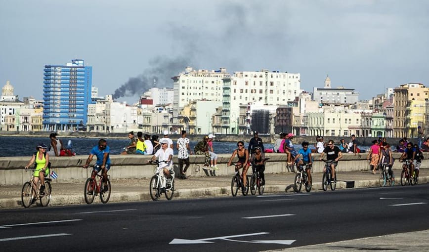 Paseo bicicleta Malecon Habana 500 años La Habana