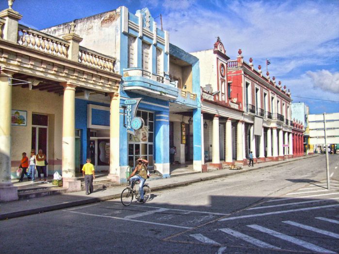 la provincia de Holguín se convierte en el tercer territorio en Cuba en disponer de una instalación para la venta de productos