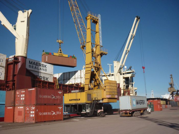 Desde este lunes queda autorizada la importación y exportación de bienes por parte de los trabajadores no estatales cubanos