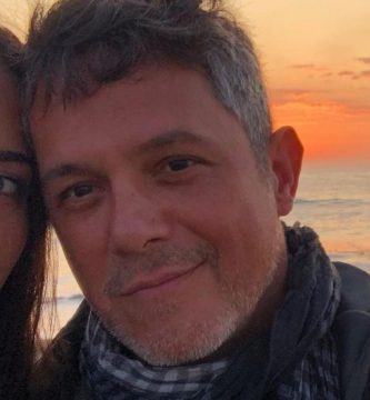Alejandro Sanz derrocha amor por la cubana Rachel Valdés.