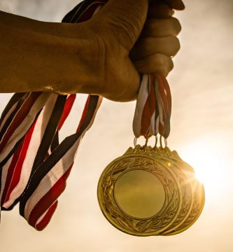 ¿Quién es el campeón olímpico cubano que está subastando su medalla de oro?
